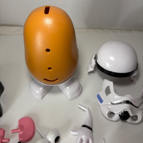 Mr. Potato Head Star Wars Spudtrooper StormTrooper/Vador Disney Playskool 18 Pc - Picture 5 of 10